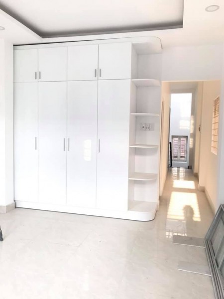 Nhà 10 tỷ, 4 tầng, Xe hơi vào nhà đường Thành Thái, Quận 10. 901218895