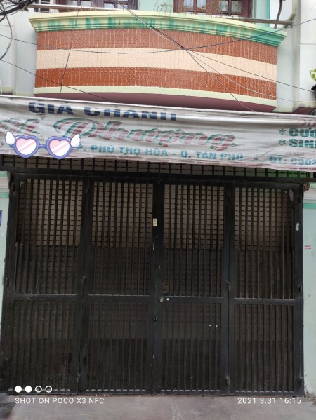 Bán nhà trung tâm Quận Tân Phú chỉ nhỉnh 3 tỷ, xe hơi đỗ cửa, 40m2.