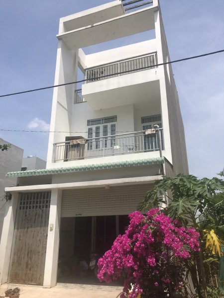Bán nhà 1 trệt 2 lầu dự án Đông Dương, đường BOT Phú Hữu DT 100m2 giá 5.4 tỷ