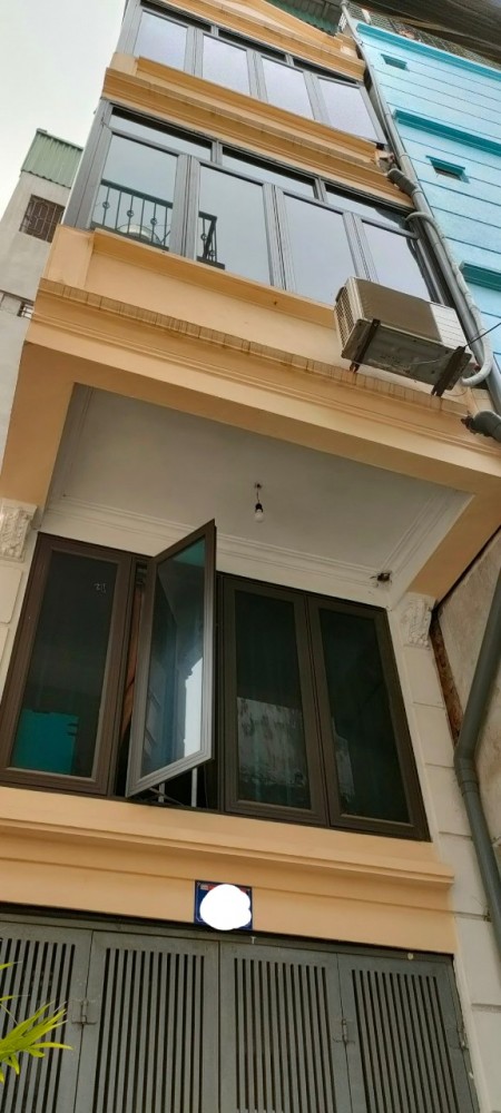 Nhà phố Bạch Mai 22mx5T xây chắc chắn, giá 2.5 tỷ lh 0916010180
