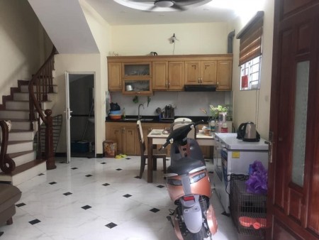DO CHUYỂN CÔNG TÁC NHÀ EM CẦN BÁN GẤP NHÀ PHỐ HOÀNG MAI 43M3 GIÁ CHÀO 3,2 TỶ.