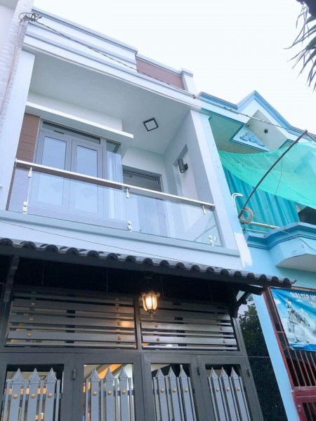 Nhà bán hẻm đường số 18, DTSD: 80m2, 2 Tâng, nhà mới 100%, hẻm xe hơi, giá 1.7tỷ