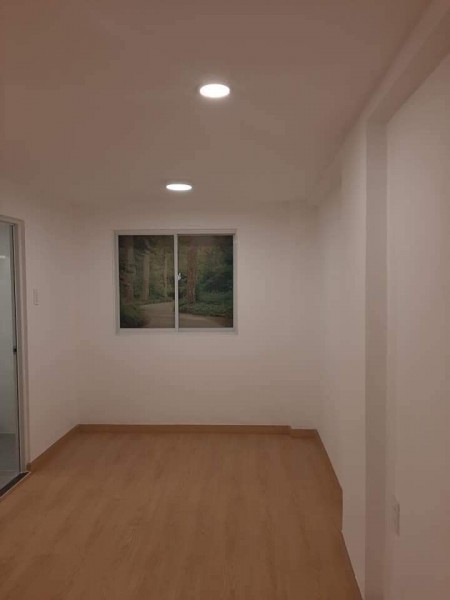 Nhà ở CMT8, Quận 3, 30m2, 2 lầu, 2PN, vào là ở ngay.
