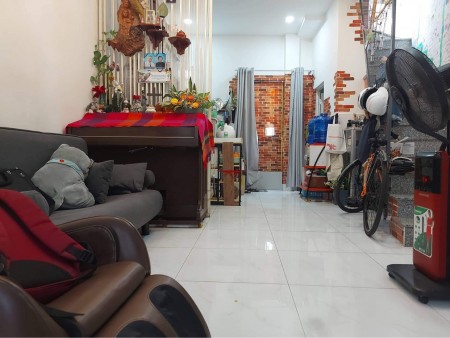 Cô Ba bán Gấp nhà HXH Dân Tộc Tân Phú 34m2 chỉ 3tỷ8