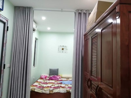 Chính chủ bán nhà Nguyễn Sơn 40m 5 tầng mới chỉ 4 tỷ .