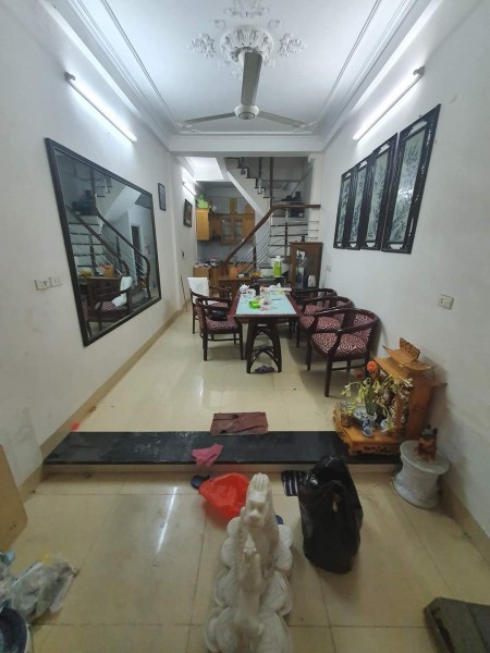 Gấp bán nhà ngõ Hào Nam cách 5m ra ô tô 39m2x4TxMT3.5m, 4.1tỷ