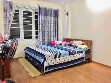Cần bán nhà phố Định Công , quận Hoàng Mai , 36m2 , ngõ rộng , chỉ 3tỷ5 .