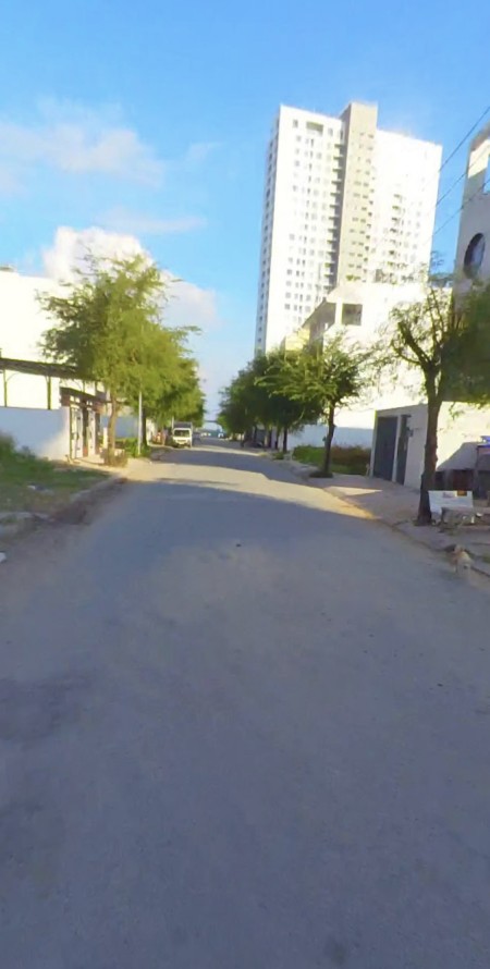 Bán Đất nền chính chủ quận 2 mặt tiền Trương Văn Bang, 85m2 giá chỉ 5,6 tỷ có sổ sẵn xây được ngay