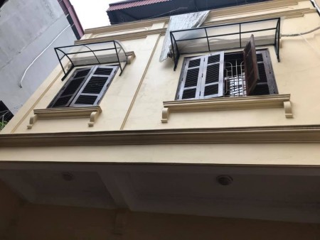 BÁN NHÀ MẶT PHỐ- RẤT GẦN PHỐ CẦU GIẤY-ĐẦY ĐỦ TIỆN ÍCH