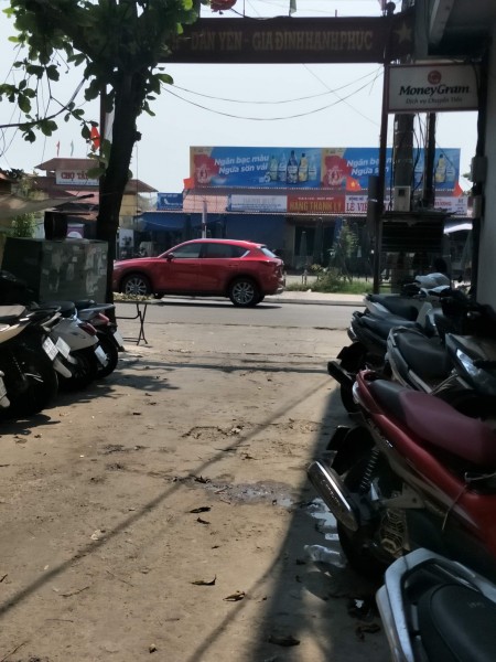 Căn nhà hiếm có khó tìm đối diện chợ Tây Lộc. Ngang 4m. Nở hậu nhẹ. Kiệt ô tô giá tốt