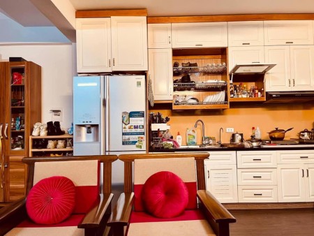 Bán nhà rộng, thiết kế hiện đại đường Nguyễn Văn Lộc diện tích 76 m^2 5 Tầng mặt tiền 5.6m, giá 5,1 tỷ