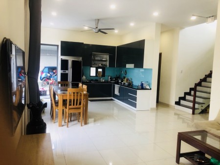 Biệt thự KDC BÁCH KHOA, 1 trệt 1 lầu 430m2, full nội thất, có sân rộng-vườn-gara oto