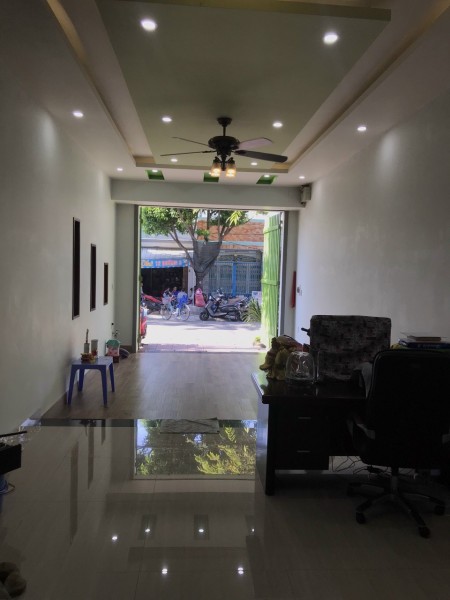 Cho thuê nguyên căn mặt tiền số 7 đường số 5, phường Phước Bình quận 9. 20 triệu/tháng