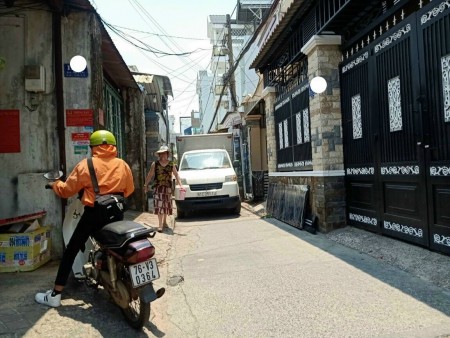 Nhà xây năm 2017, 1 lầu, 56m2 giá 670 triệu đường Hà Đặc, Trung Mỹ Tây, Q12.
