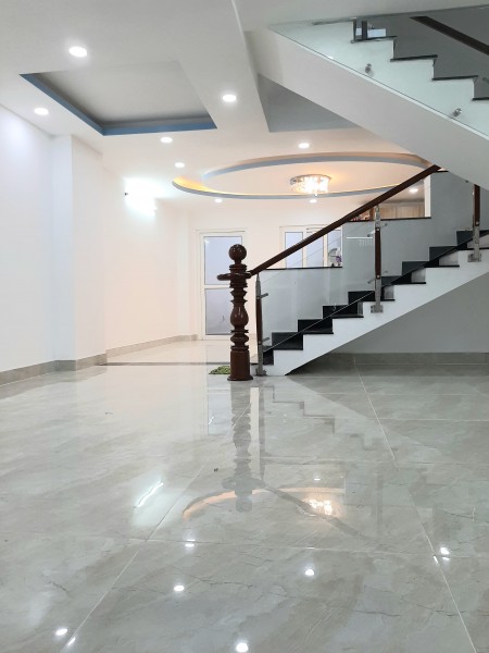 Nhà mới xây 5 tầng, đối diện UBND Quận, Lũy Bán Bích, Tân Phú. 8,5 tỷ
