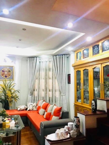 Bán nhà gần mặt phố Vạn Phúc, Ba Đình, 70m2, giá 8.4 tỷ.