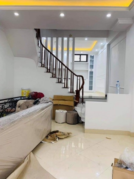 Căn siêu hot đường Hoàng Hoa Thám, Ba Đình 40m2, 5 tầng, 3tỷ.