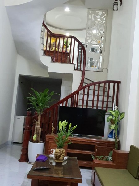 Bán nhà Phố Lê Thanh Nghị, 45m2x3TxMT4m, Giá 7,8 tỷ