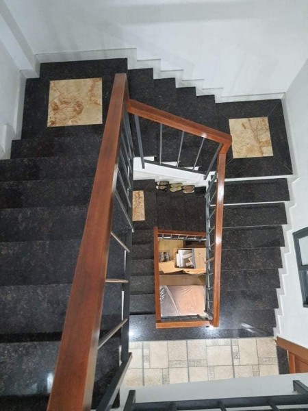 Ngõ rộng hơn phố, ô tô đỗ cổng, doanh thu khủng
