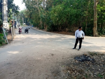 TÔI CẦN BÁN GẤP LÔ ĐẤT SỔ SẴN NGAY CHỢ PHÚ CHÁNH, MẶT TIỀN ĐT 742, 94m2 GIÁ 1 TỶ 7 CÒN TL