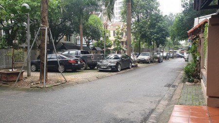 Bán biệt thự Nhân Chính, Thanh Xuân. 135m2 5T thang máy MT9m nhỉnh 25 tỷ