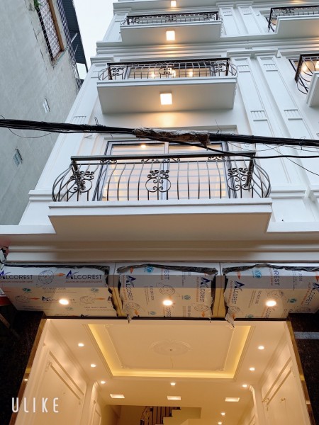 Nhà Long Biên, Đường Ô Tô Lô Góc, Cạnh Aeon