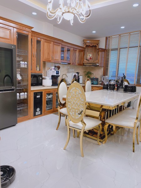 Bán nhà đường Chiến Thắng diện tích 45 m^2 5 Tầng mặt tiền 4.2m, giá 4 tỷ