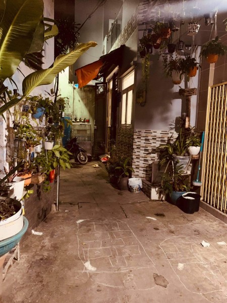 NHÀ GẦN MẶT TIỀN NGAY NGÃ TƯ LẠC LONG QUÂN, ÂU CƠ GẦN 40M2, NHỈNH 3 TỶ NHÀ MỚI ĐẸP.
