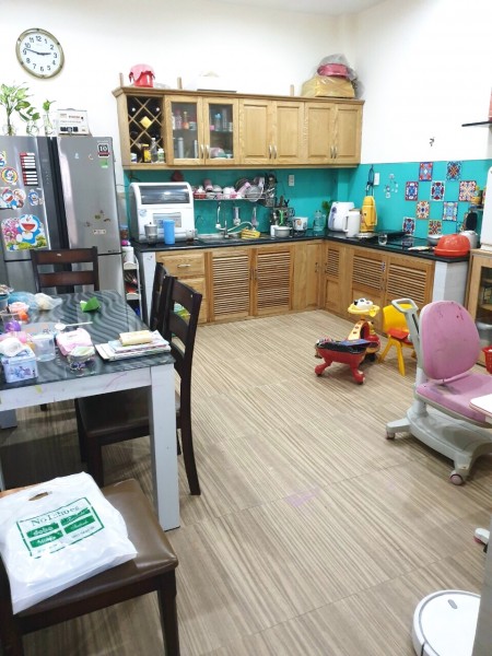 Cần cho thuê Nhà nguyên căn 1 trệt 2 Lầu ST Hẻm Ông Ích Khiêm, Quận 11, 4x13,5m. Giá 9triệu/tháng