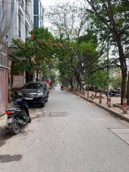 Bán gấp nhà riêng Phố Chùa Láng, Q. Đống Đa. LH: 0846 282 986.