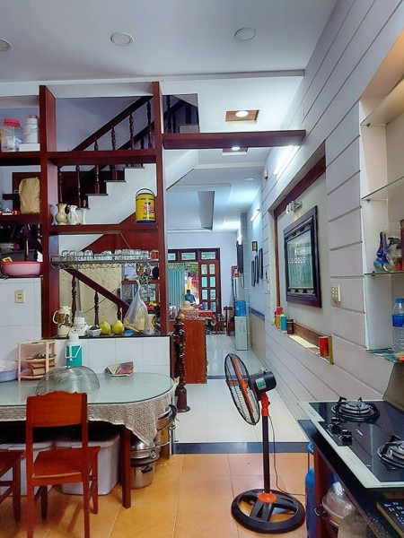 Nhà 4 tầng, Lạc Long Quân, P.9, Tân Bình. DT 4,5x20m. Giá 12,9 tỷ