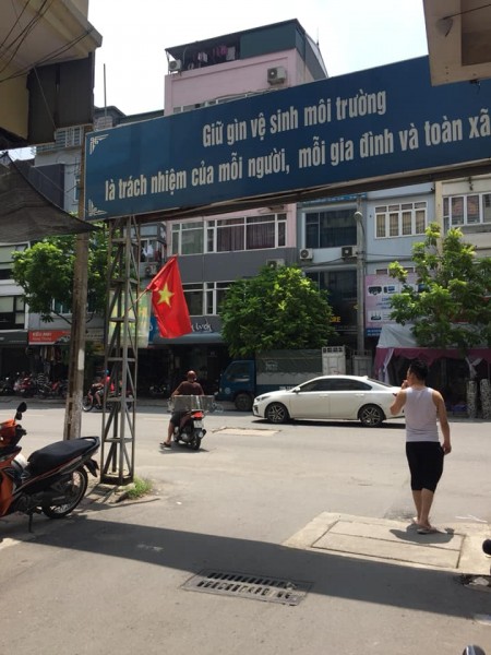 Bán nhà tầng 1 ngõ 46 Trần Quốc Hoàn, Ô tô đỗ cửa, 70m2, giá 2.1 tỷ