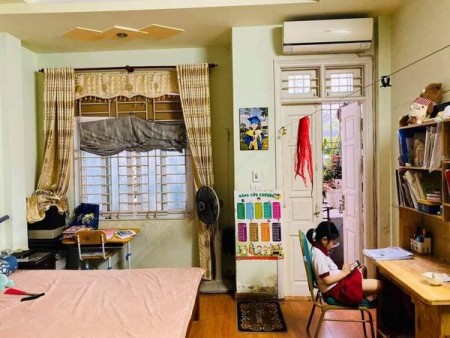 Nhà đẹp Khương Đình , ngõ to , lô góc , nở hậu , 56 mét . Giá 4.6 tỷ