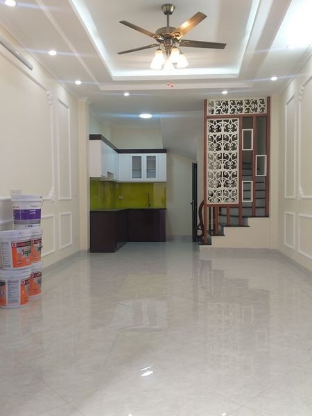 LÔ GÓC NHÀ ĐẸP LUNG LINH CHỈ VIỆC SÁCH VALY VỀ Ở, 2.8 TỶ BAO THUẾ PHÍ