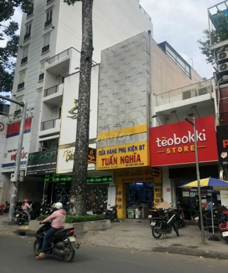 Cho thuê Nhà NC Mặt tiền 3 Tháng 2, P.12, Q.10. DT: 4 x 15m, trệt, 2 lầu, sân thượng.