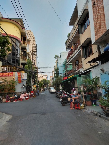 Bán nhà giá rẻ Quận 10, chỉ 3 tỷ 3, ở ngay, nhà mới, hẻm đẹp và sạch sẽ