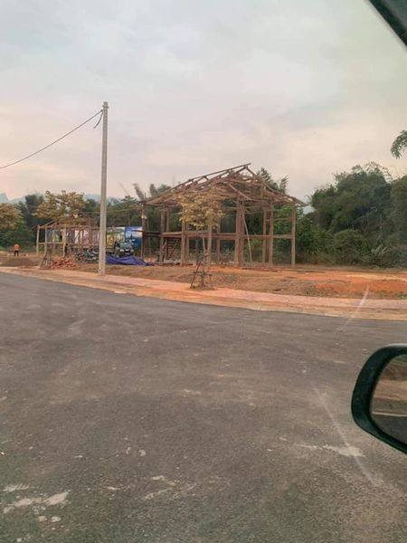 Chủ đầu tư!Cần bán. Đất nền đấu giá sổ riêng.Chợ Mường Lò. Diện tích 120m2.Mặt tiền 7,5. Kinh doanh, ô tô, vỉa hè