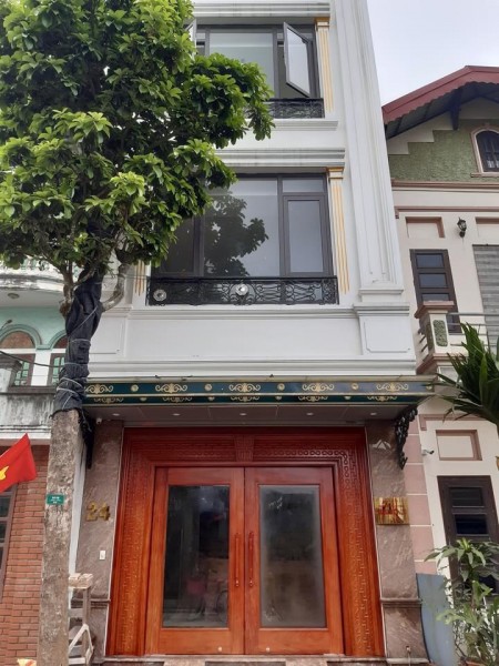 Chính chủ bán nhà tại Số 24 tổ 1 Giang Biên, Long Biên DT 113m2 Giá 7 tỷ LH 0392416688