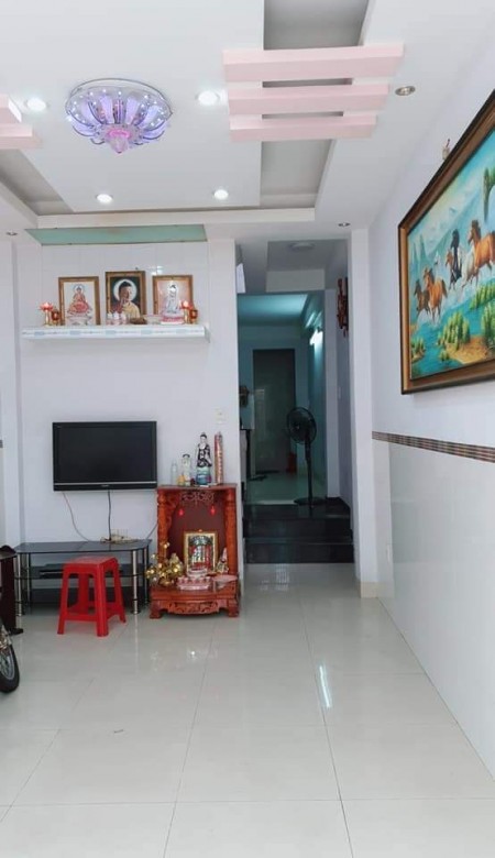 Nhà hiếm DTSD 92m2 4 tầng Chỉ 3.25 tỷ Đường Bùi Thị Xuân, Tân Bình