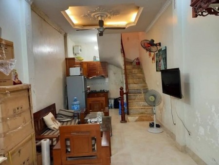 Xách vali đến ở Ngay 79 cầu giấy 30m 4 tầng 2.85 tỷ