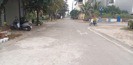 Bán lô góc 130m MT 7m đấu giá làng Vàng, Cổ Bi. Giáp bến xe Gia Lâm mới. Đường 12m vỉa hè