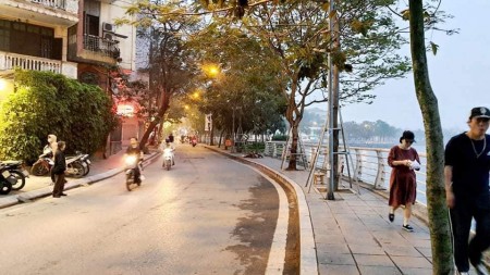 HIẾM, BÁN NHÀ MẶT PHỐ TRÍCH SÀI, VIEW HỒ TÂY, 42M, 4 TẦNG, MT 3.5M, CHỈ CÒN 20 TỶ.