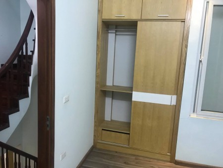 Chủ đi nước ngoài cần bán nhà phố trần thái tông 5T, 45M2, giá 4 tỷ