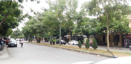 Bán đất ngõ phố đường Nguyễn Văn Linh, TP HD, 80.6m2, lô góc, mt 5.25m, ngõ to, thông