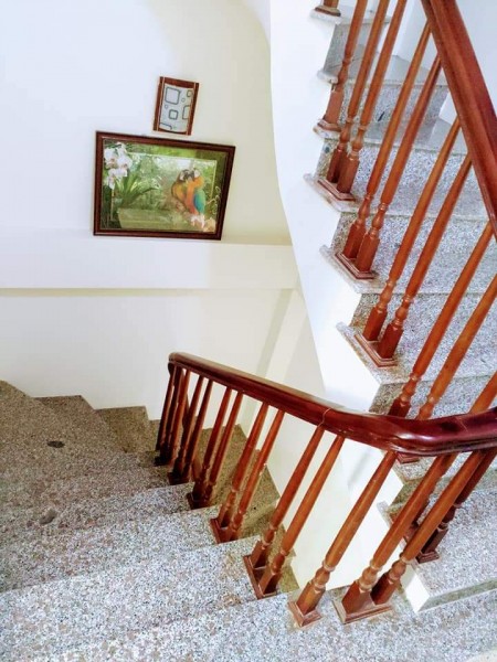 Nhà Phố Nguyễn Khang, Q. Cầu Giấy, 33m2, 6 tầng,mặt tiền 3.7m, Gía 3,9 tỷ full nội thất