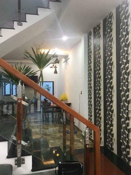 Bán gấp nhà, 48m2, nhỉnh 3 tỷ, HXH đỗ cửa, Quang Trung, Phường 10, Quận Gò Vấp.