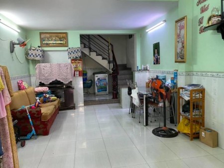 Cần bán nhà đường Đất Thánh Phường 6 Quận Tân Bình 52m2 giá rẻ 3 tỷ 9