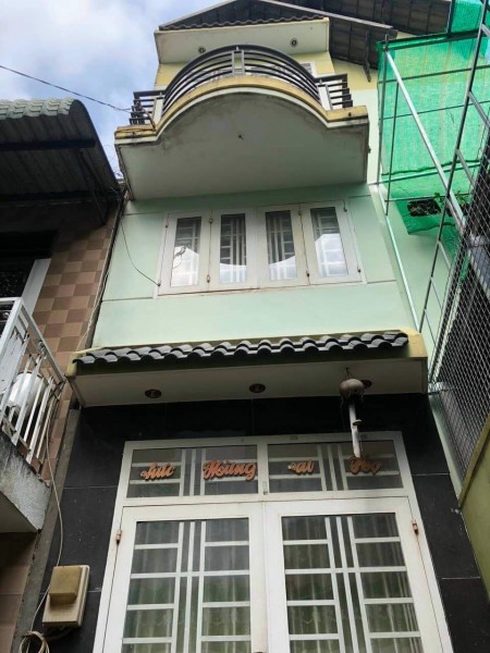 Em cần bán nhà ạ. Liên hệ 0908194124 hoặc 0932716027.