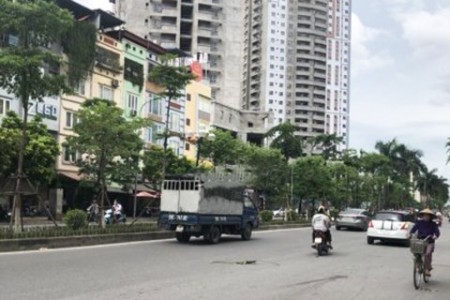 Bán gấp nhà mặt phố Tân Mai, quận Hoàng Mai 45m2, 4 tầng, 5,2 tỷ.