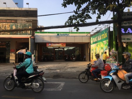Thạch Thị Thanh, Q1 mt 6 x 13 xe cộ đông đúc